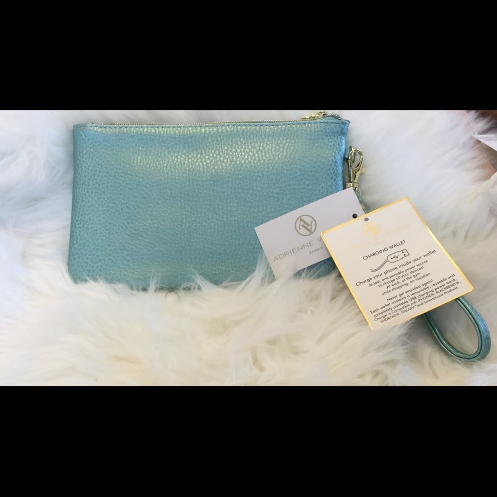 NEW⭐️Adrienne Vittadini Cell Phone Charger Wallet